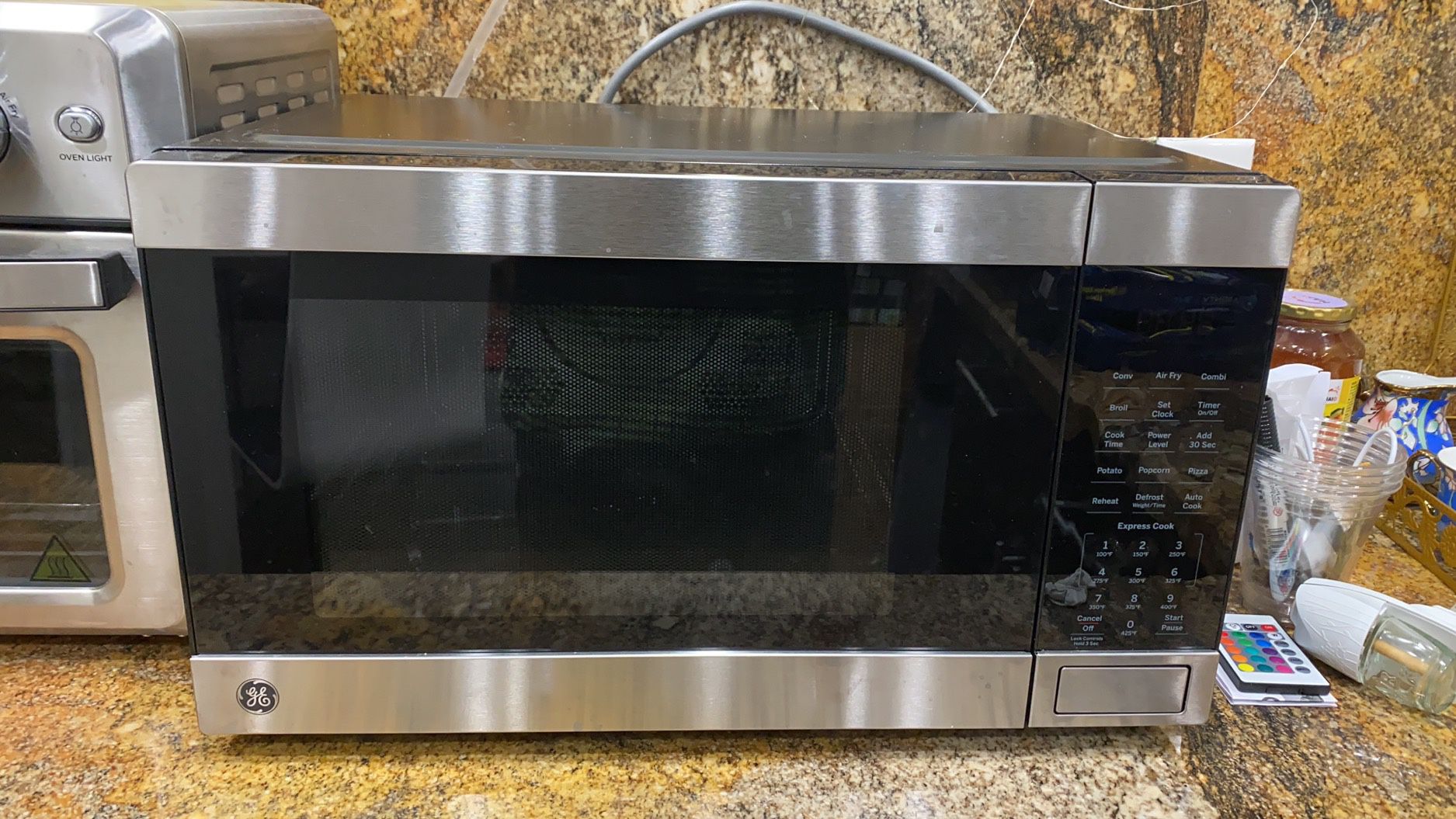 3in1 Countertop Microwave Oven Complete With Air Fryer, Broiler  Convection  Mode 1.0 Cubic Feet Capacity, 1,050 Watts Kitchen Essentials for for  Sale in Las Vegas, NV OfferUp