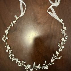 David’s Bridal delicate pearl crystal hair vine (wedding / prom)