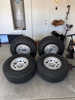 KMC km450 Beadlock Wheels