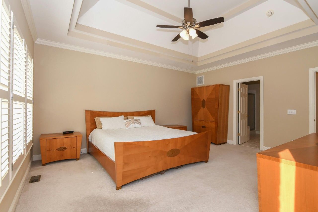 King size bedroom suit