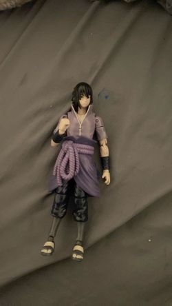 Sasuke uchiha figure