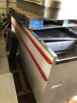 Conveyor belt table