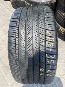 22” tire single michelin 285/35/22 semi new with free installation $125