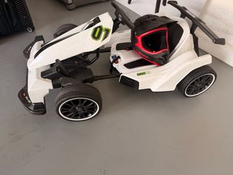 Ride on car $100