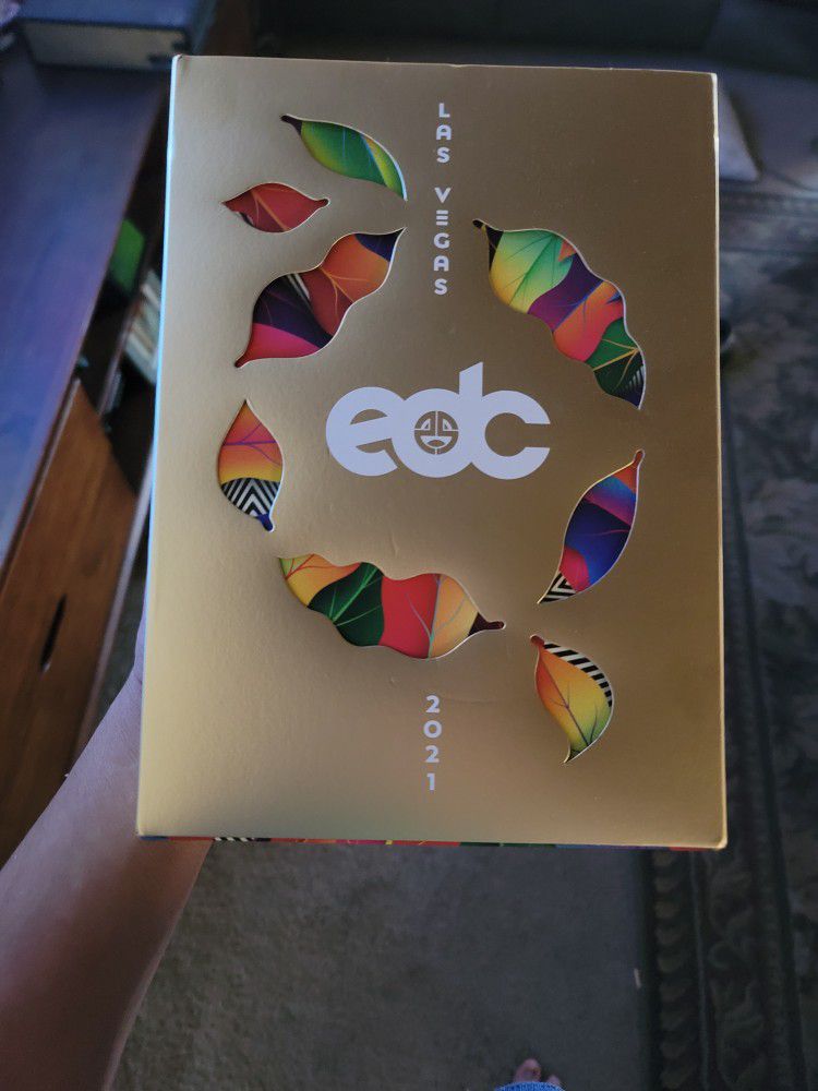 Two Edc Vip Wristbands Not Activated 
