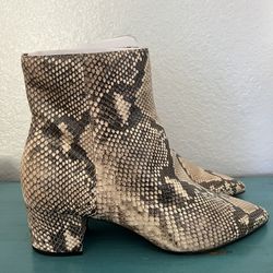 Dolce Vita Booties Snakeskin Print Size 9.5 Women’s Like New