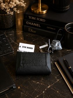 🖤 Stylish & Compact Steve Madden Wristlet Wallet – Everyday