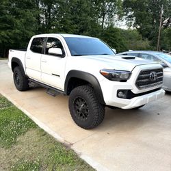 2017 Toyota Tacoma TRD Sport