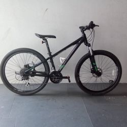 BICYCLE GIANT 24 SPEED SIZE 27,5 BRAND NEW 