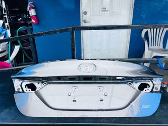 Toyota camry 2018-2023 trunk lid Oem
