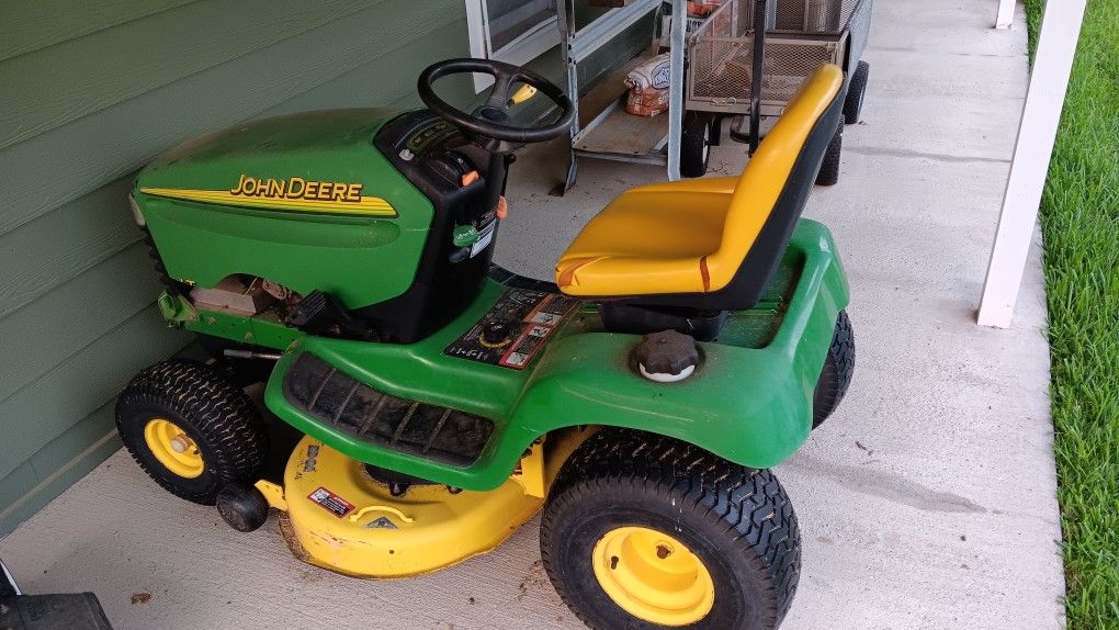 John Deere Riding Mower