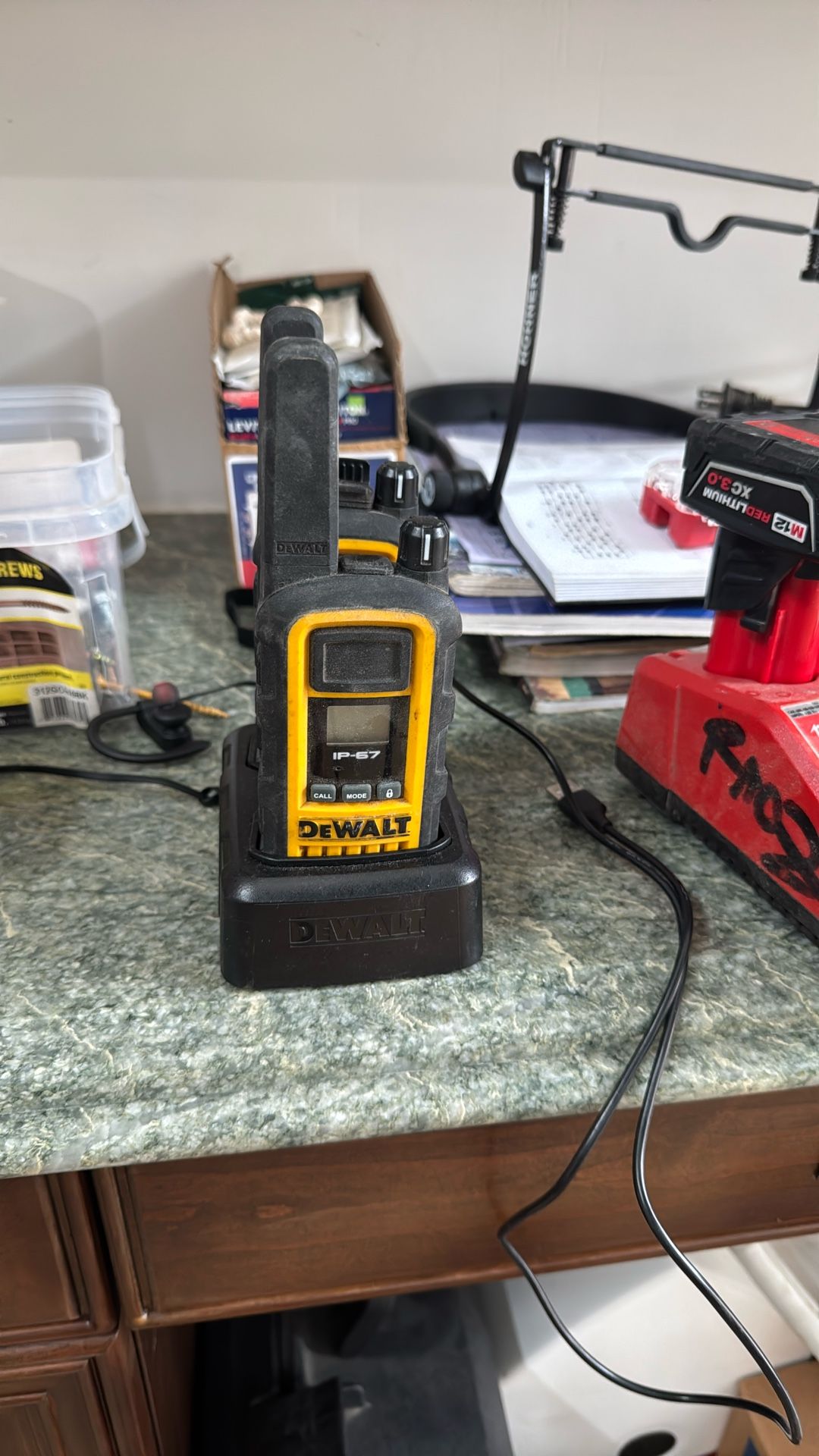 Dewalt Walkytalky