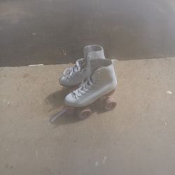 Roller skates 