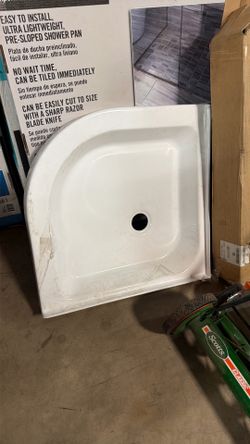Corner shower pan