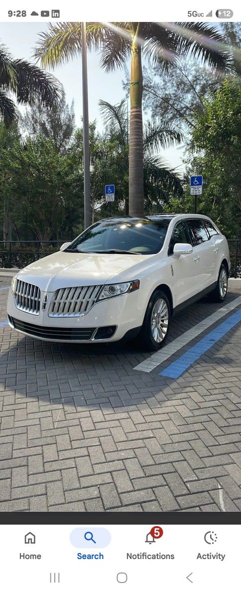 2010 Lincoln MkT
