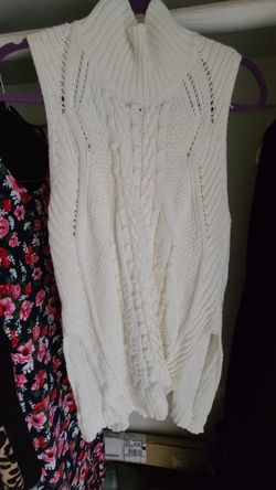 1. State Sleeveless Turtle Neck Medium