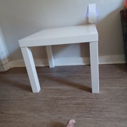 Furinno Classic Coffee Table, Square Modern Coffee Table with 1.8" Thick Tabletop, Side Table with 4 Legs, for Living Room, Bedroom, Home Office, Whit