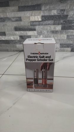 ThermoMaven Electric Salt and Pepper Grinder Set