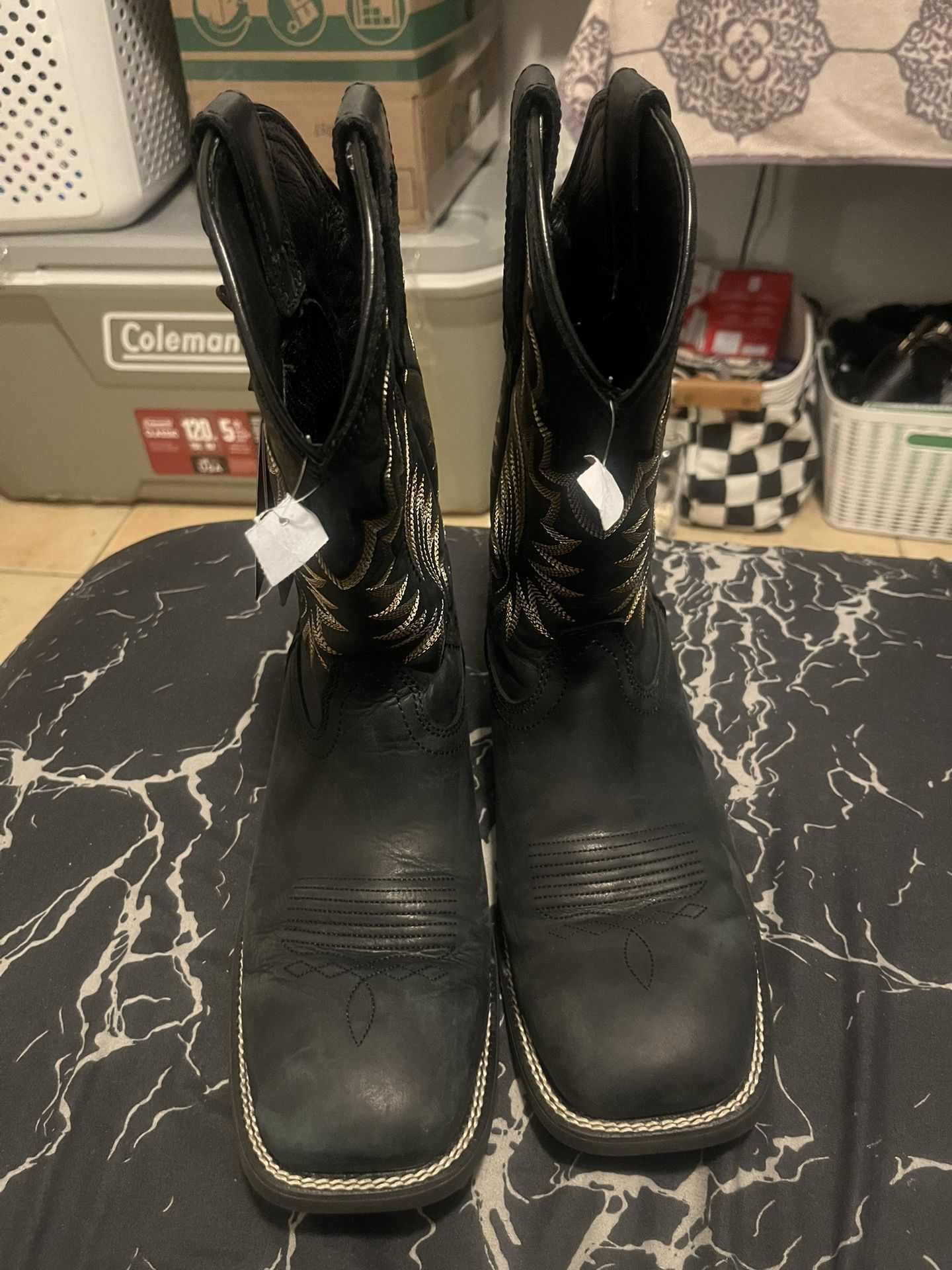 Justin Boots 8.5./ Black & Cody James 9.5/black
