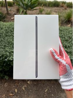New Sealed IPad 9th Gen 64 GB WiFi