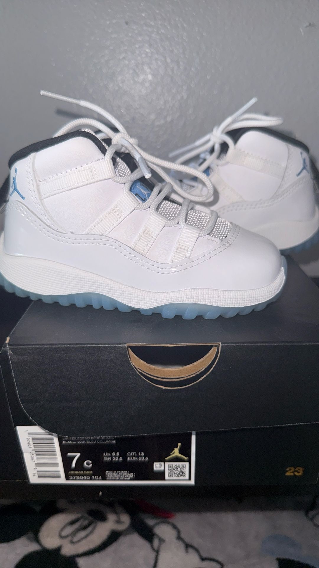 Legend Blue Jordan 11 Retro