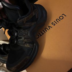 Louis Vuitton Sneakers Size 39 