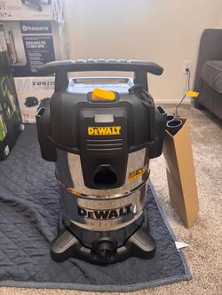 DEWALT Stainless Steel Wet/Dry Shop Vacuum