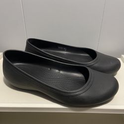 Crocs Women's at Work Flat size 8