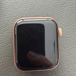 40mm Apple Watch SE LTE Cellular Version Mint Condition