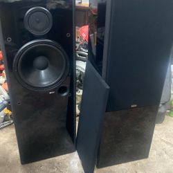 YAMAHA TOWER SPEAKERS 