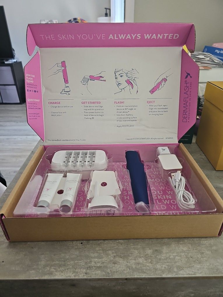 DERMAFLASH Exfoliation Hair & Removal Tool