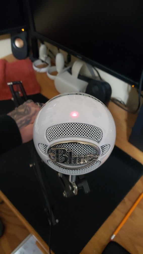 Blue Snowball Recording Microphone With Adjustable Arm