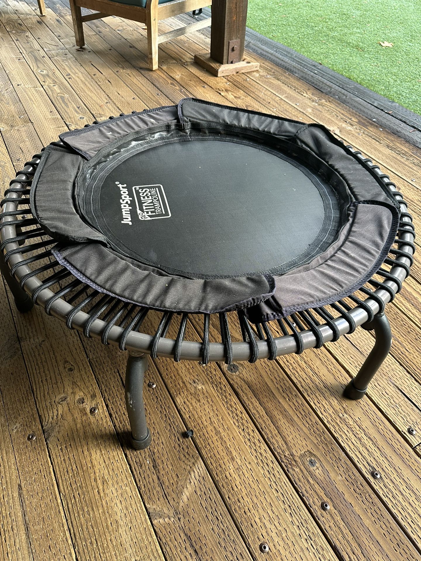 Rebounder Trampoline