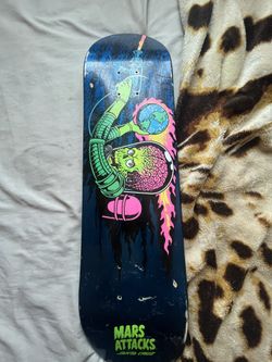 Santa Cruz Mars Attacks Deck