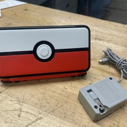 Nintendo 2DS Poke ball Edition 