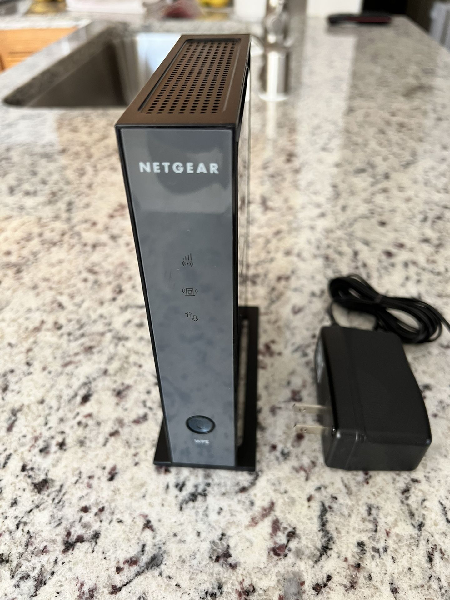 NETGEAR wn2000rpt EXTENDER IN XNT CONDITION
