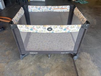Graco pack and play