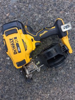 DeWalt DVN45RNB 20 Volt Roffing Nailer Vgood Con. for pickup Fremont Sea. No low ball offers please. No trades. Yes I have it please don't ask.