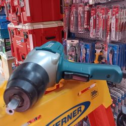 Makita 3.5 Amp 1/2in. Corded Impact Wrench .
