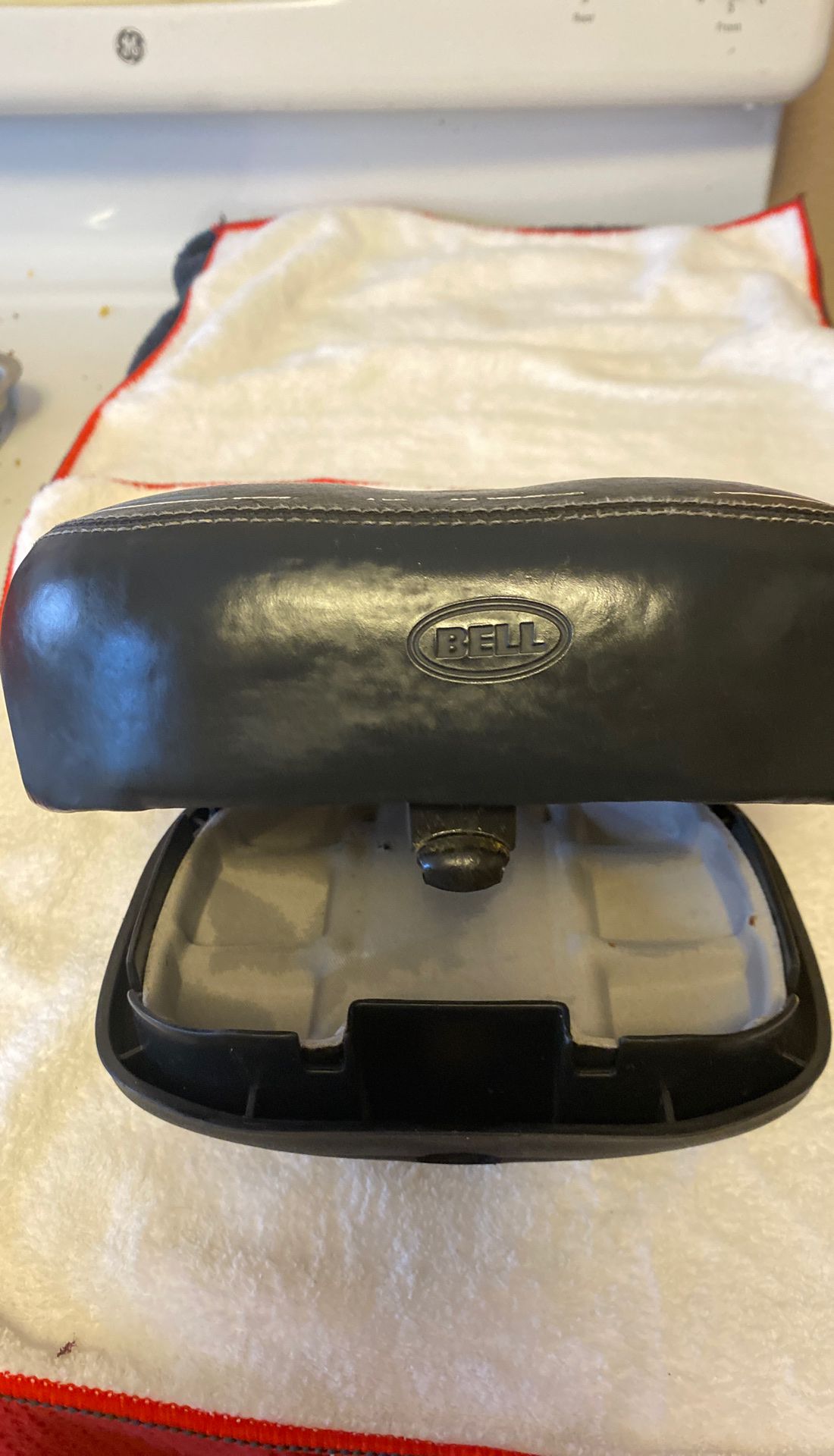 BELL COMFORT CHANNEL BIKE SEAT WITH STORAGE