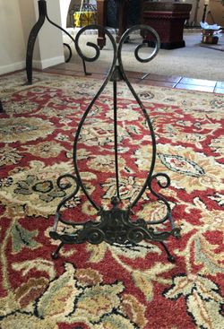 Easel for cook book or picture