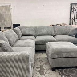 New 99x99 Gray Sectional Couch With Ottoman / Free Delivery 