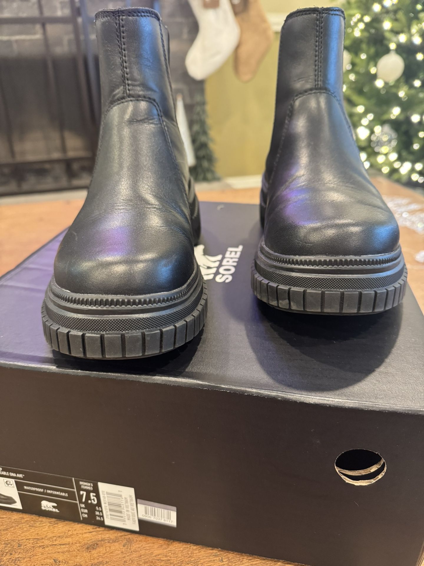 Black Sorel Water Proof Boots Size 7.5