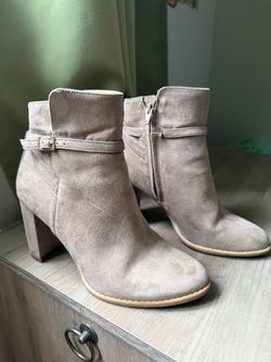 Banana Republic Boots size 7
