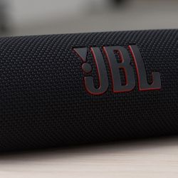 JBL Flip 6 Bluetooth Speaker 