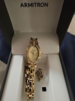 Woman watch working $ 15 firm
