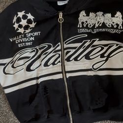 valley hoodie black n white