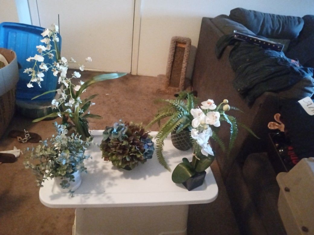 Potted Decorative Artificial/Silk Plants