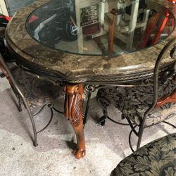 Beautiful Marble Top Round Table And 4 Chairs