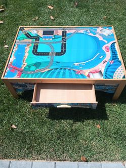 Imaginarium train table